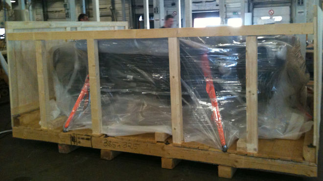 Verpackung von Maschinenteilen mit PE-Folie & Trockenmittel